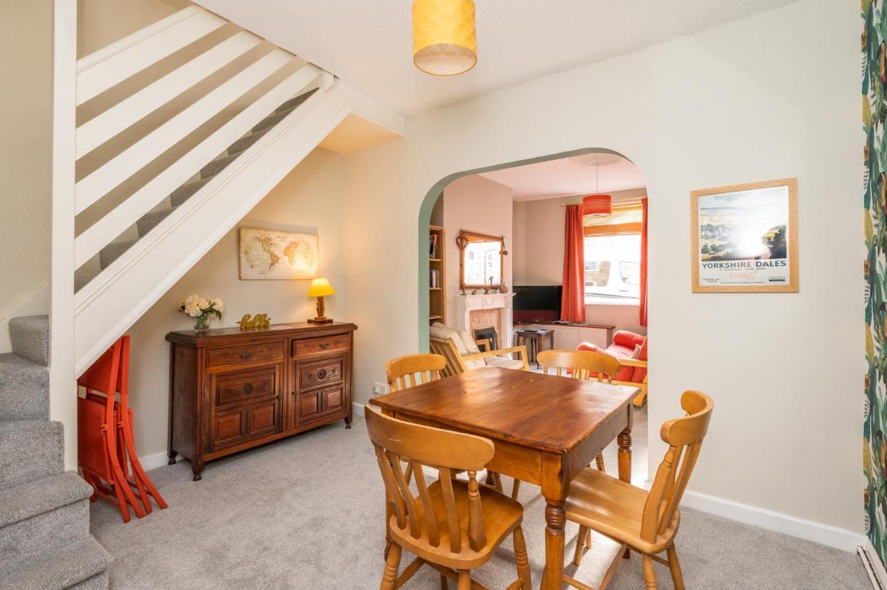 Cosy & Victorian House - Pass The Keys